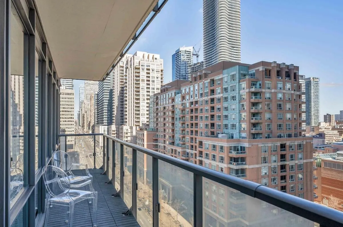 Large 2Br On Bay Street 4 Beds With Balcony Apartment Toronto