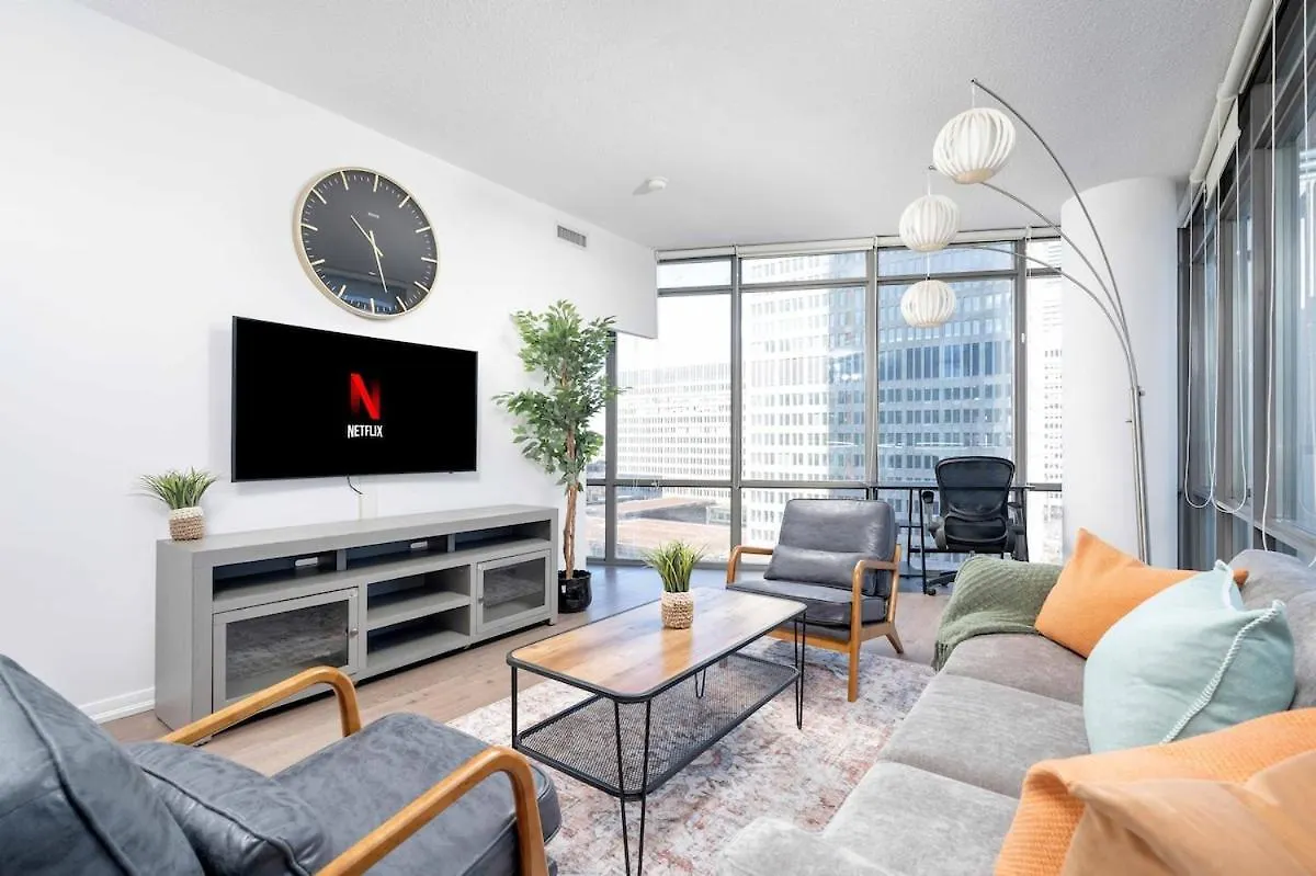 Large 2Br On Bay Street 4 Beds With Balcony Apartment Toronto