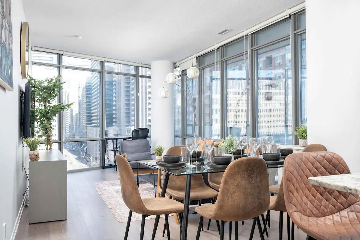 Large 2Br On Bay Street 4 Beds With Balcony Apartment Toronto Canada