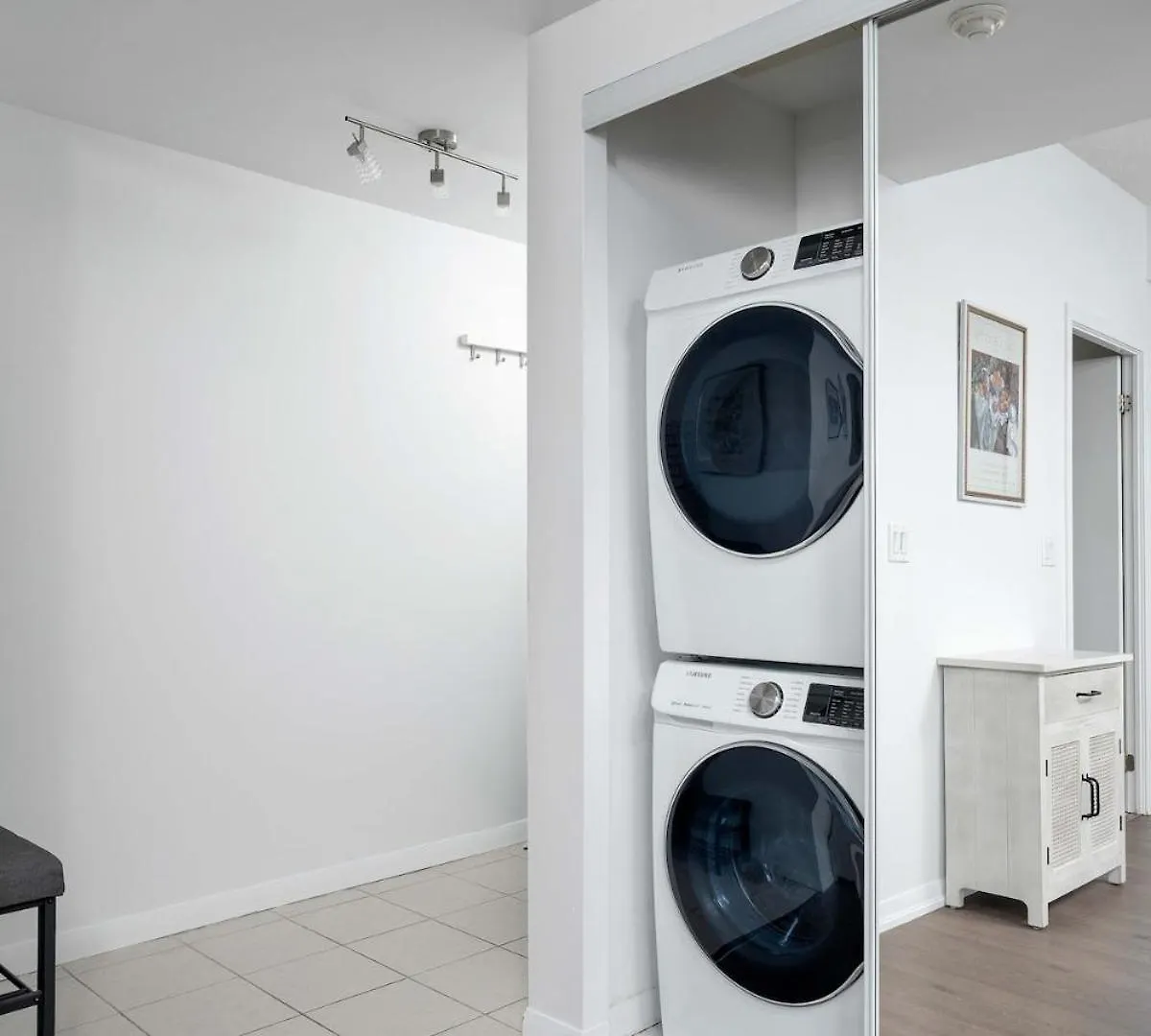 Apartmán Large 2Br On Bay Street 4 Beds With Balcony Toronto