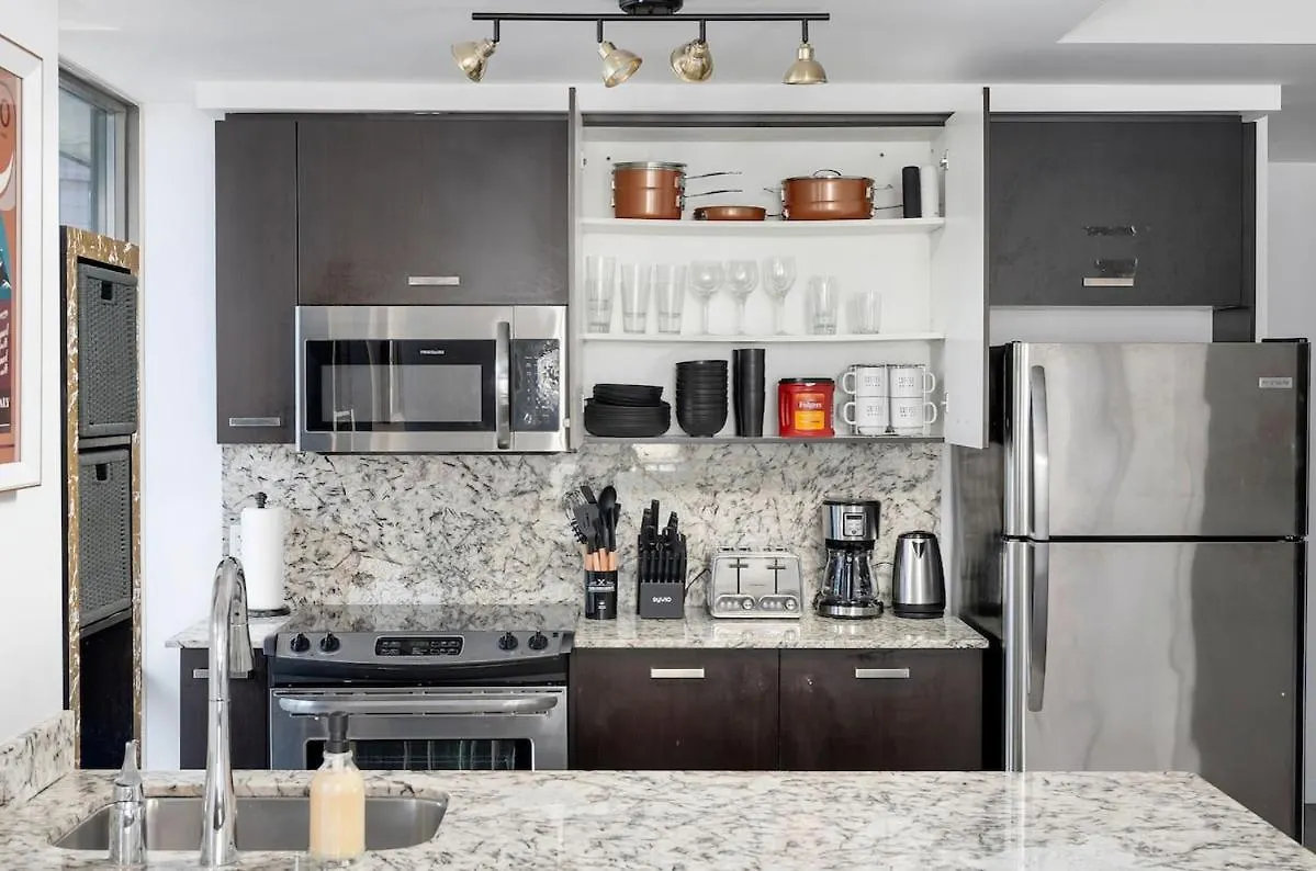 Apartmán Large 2Br On Bay Street 4 Beds With Balcony Toronto 0*,  Kanada